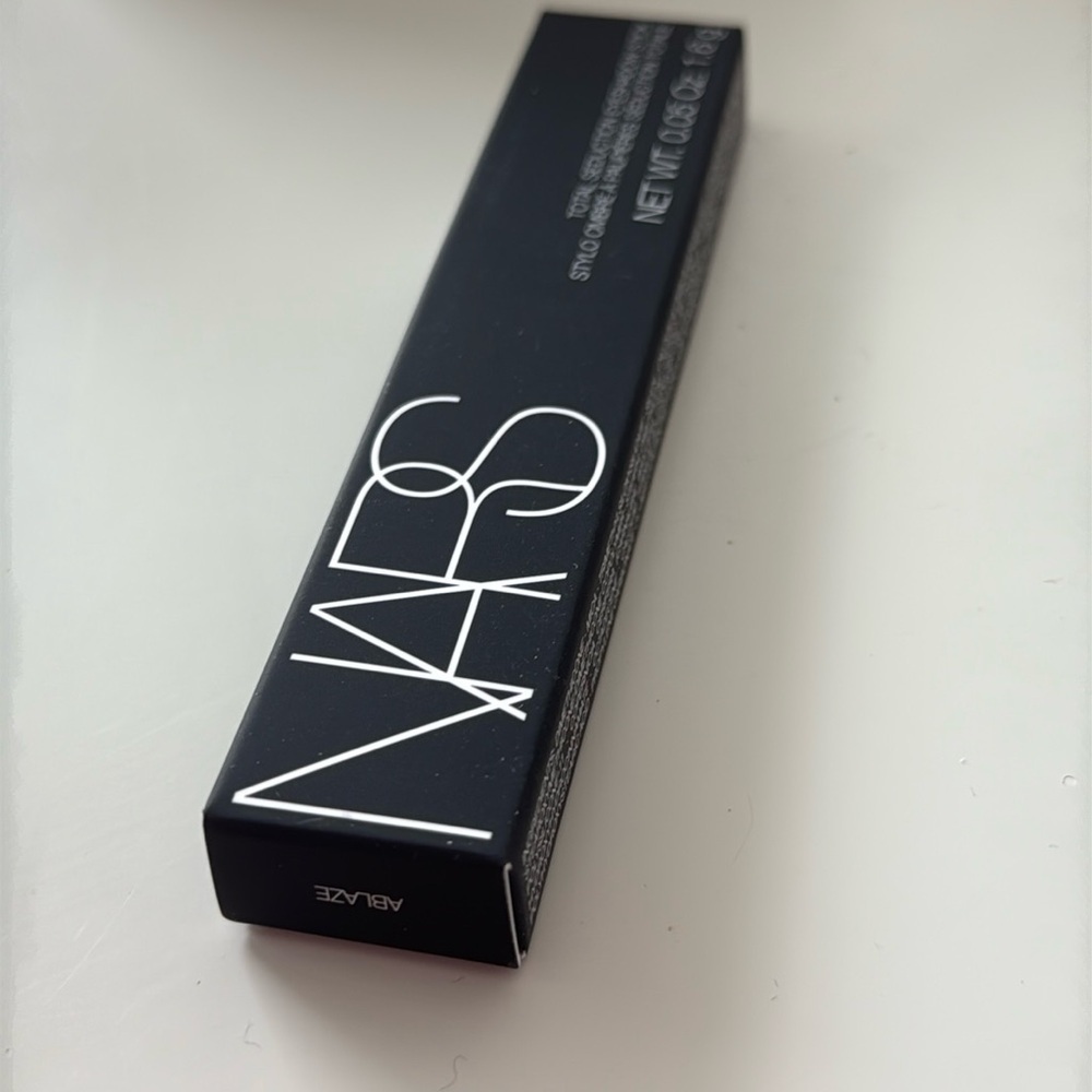 NARS EYESHADOW STICK IN ALBAZED - Picture 3 of 3